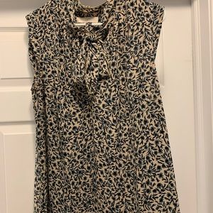 Love this LOFT maternity top!